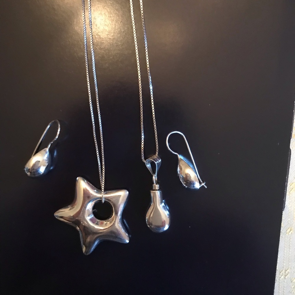 Set of silver layering necklaces and earring